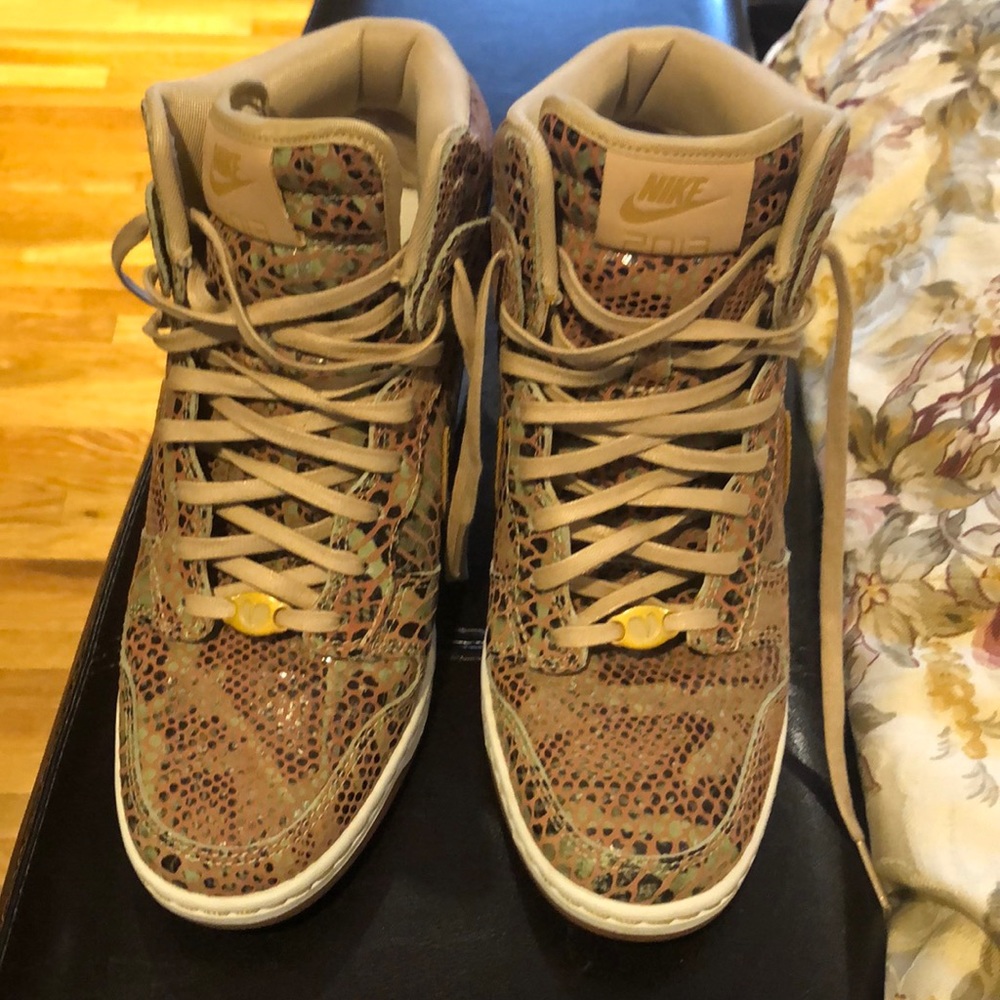 Nike high heels snake print sneakers